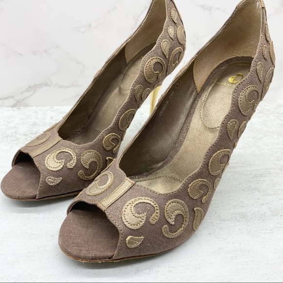 House of Dereon- Taupe Leather Open Toe Heel 7 - Picture 4 of 12